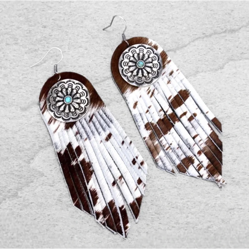 1 LEFT! Handmade Genuine Leather Fur Tassel Conch Dangle Earrings - Picture 2 of 5